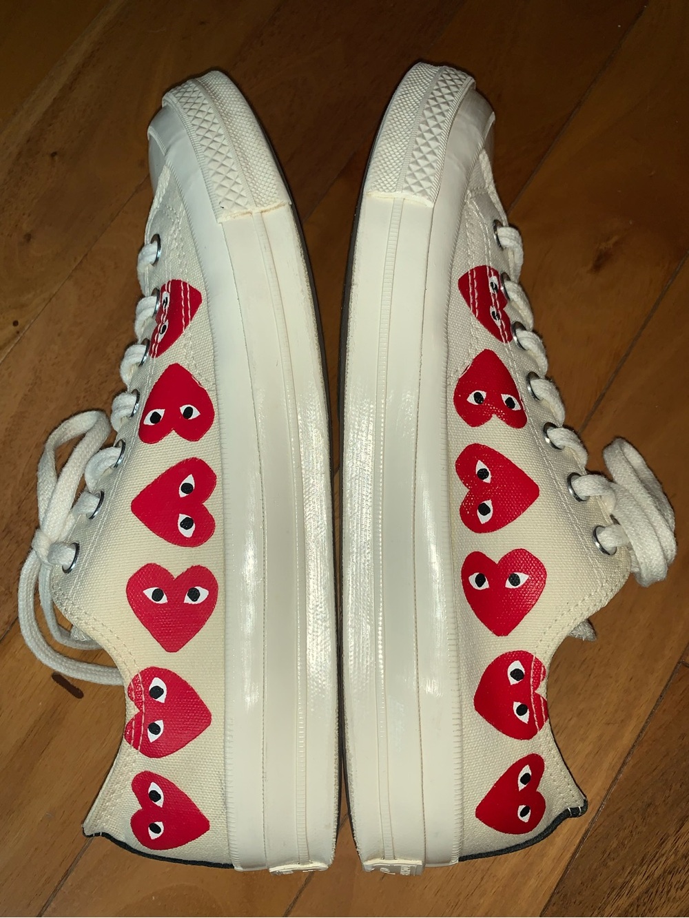 COMME DES GARCONS PLAY Converse Low Top Multi Hearts Chuck 70